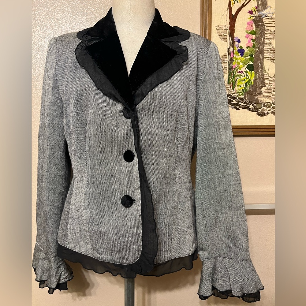 metrostyle Gray Jacket with Black Scalloped Trim size 8